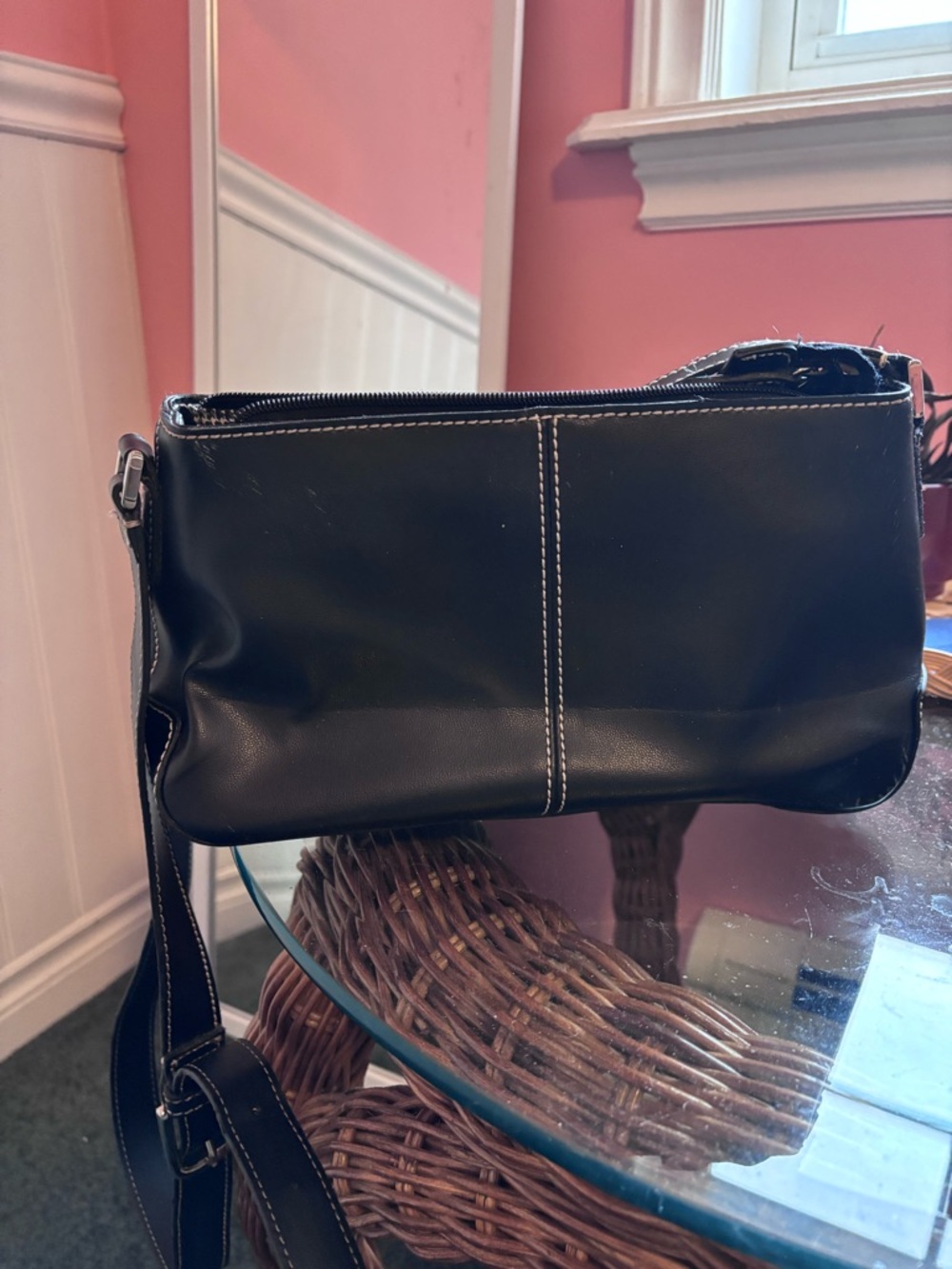 Liz Claiborne Crossbody bag - Picture 2 of 3